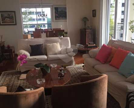 CHATEAU DE BELCASTEL