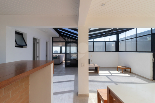 MAISON LARA