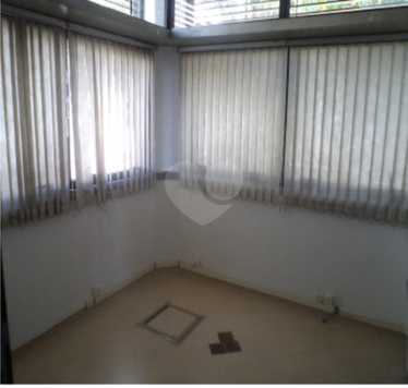 MOEMA OFFICE BUILDING