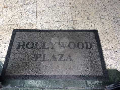 HOLLYWOOD PLAZA