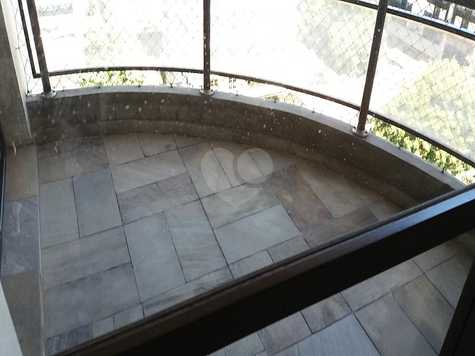VILLA VELASQUEZ