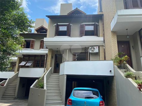 RUA PADRE JOÃO BATISTA REUS,438