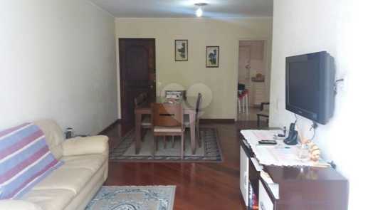 MANSÃO DE PINHEIROS