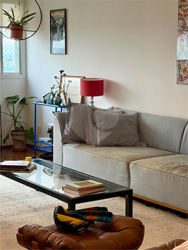 ANA FLÁVIA E VANESSA