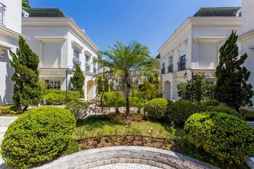 condomínio de alto padrão