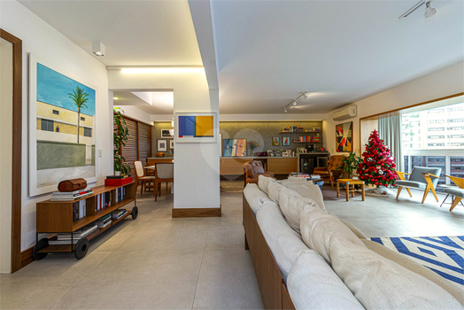 MAISON PLACE ETOILE