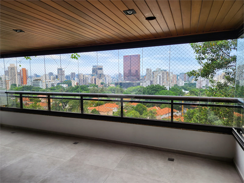 MANSÃO DOS PINHEIROS