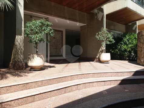DIAMOND PLACE