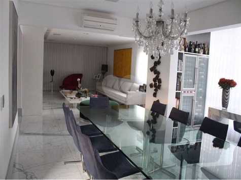 VILA FARNESE
