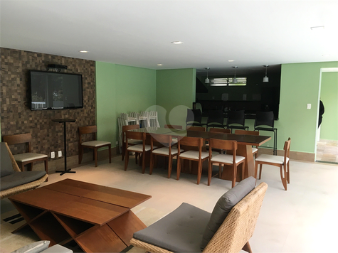 MAISON ADRIANA