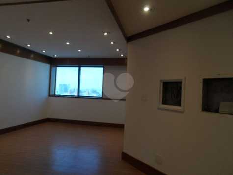 Centro Empresarial Vari