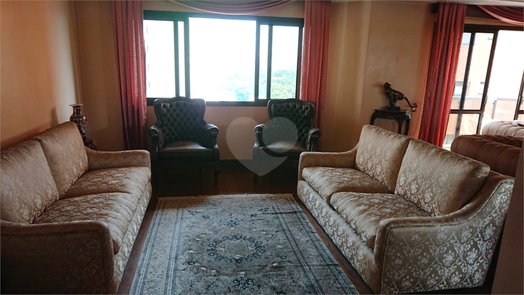 REGENCY TOWER E ROYAL TOWER