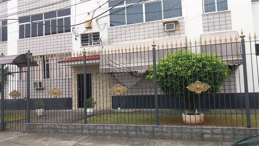 Santa Engrácia 696