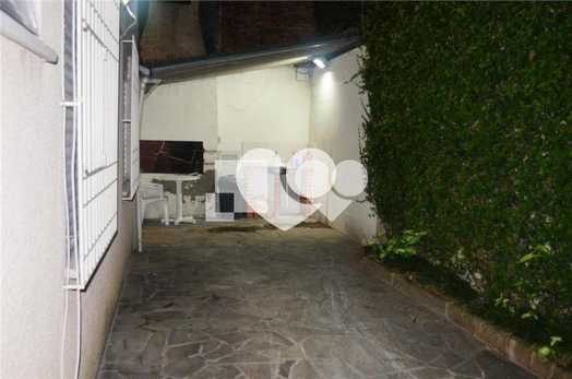 RUA TEIXEIRA DE FREITAS,860