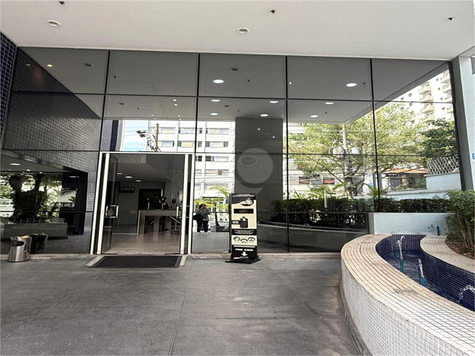 FIRST CLASS OFFICES