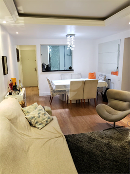 Santana's Contemporary Free Home