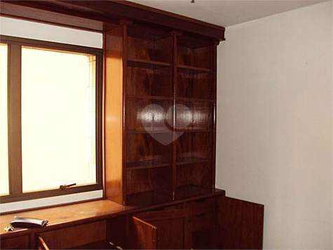 Centro Empresarial Santana