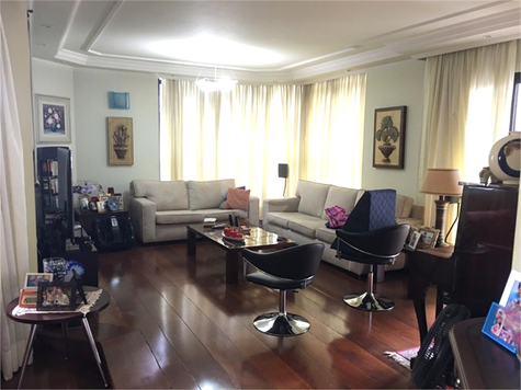 MAISON LARISSA