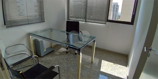 QUARTIER OFFICE CENTER