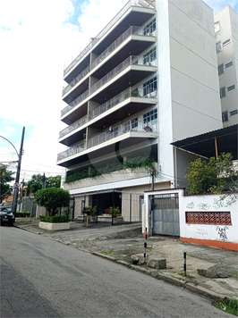 Condomínio Condado Petrina