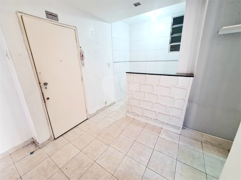 Nossa Sra. de Copacabana 441