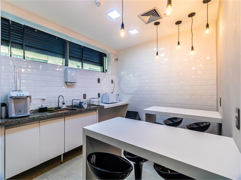 Edifício Crystal Tower