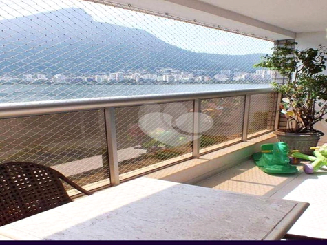 Condomínio do Edifício Pedra Azul