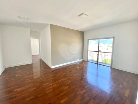 Edifício Cortina D'Ampezzo.