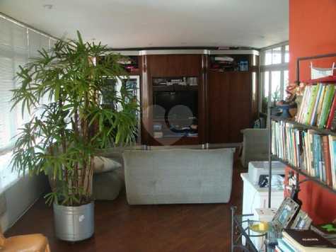 PALACETE DAS ÀGUIAS