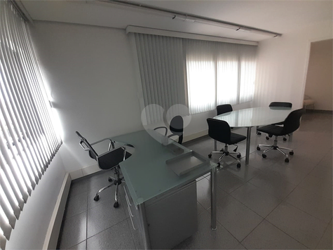 MANHATTAN OFFICE CENTER