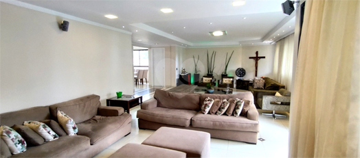 RUA TEIXEIRA DE MELO,268