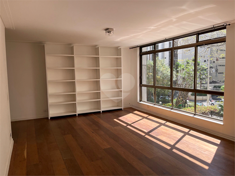 EDIFÍCIO OURO NEGRO