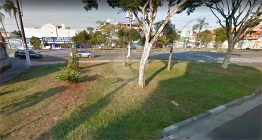 300m² com 2 frentes e área verde ao lado