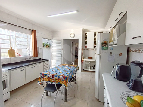 PISOS PORCELANATO NOVOS, ARMARIOS PLANEJADOS E MUITA CLARIDADE NA COZINHA 