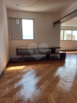 ANA FLÁVIA E VANESSA